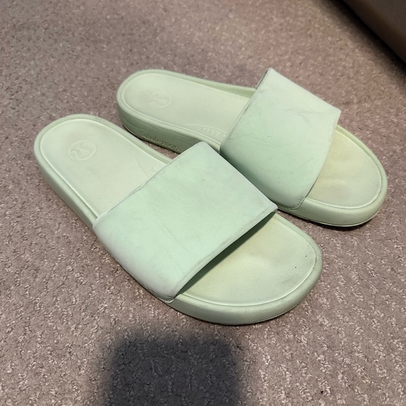 Lululemon Restfeel Slides - Picture 2 of 5